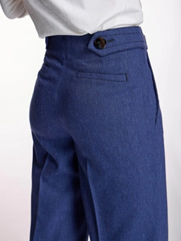 PANTALÓN AZUL ANCHO BOTONES AZULES